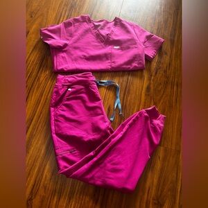 F Figs Fuchsia Scrub Set. Size Medium